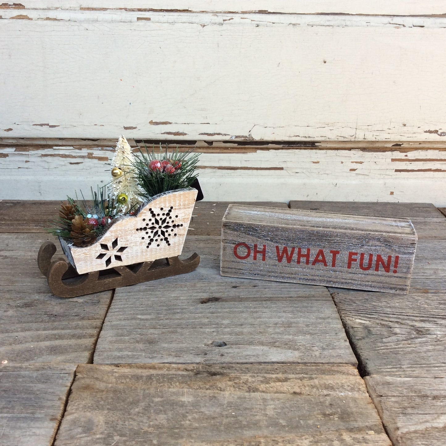 AGD Christmas Decor - Oh What Fun! Prim Wood Sleigh Display