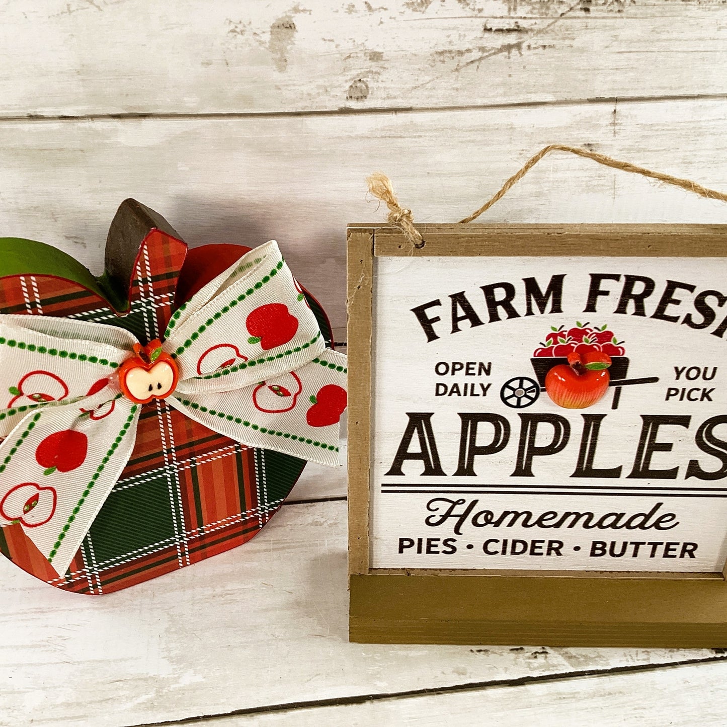 AGD Fall Decor -  Chunky Plaid Wood Apple Farm Market Sign 2pc Set