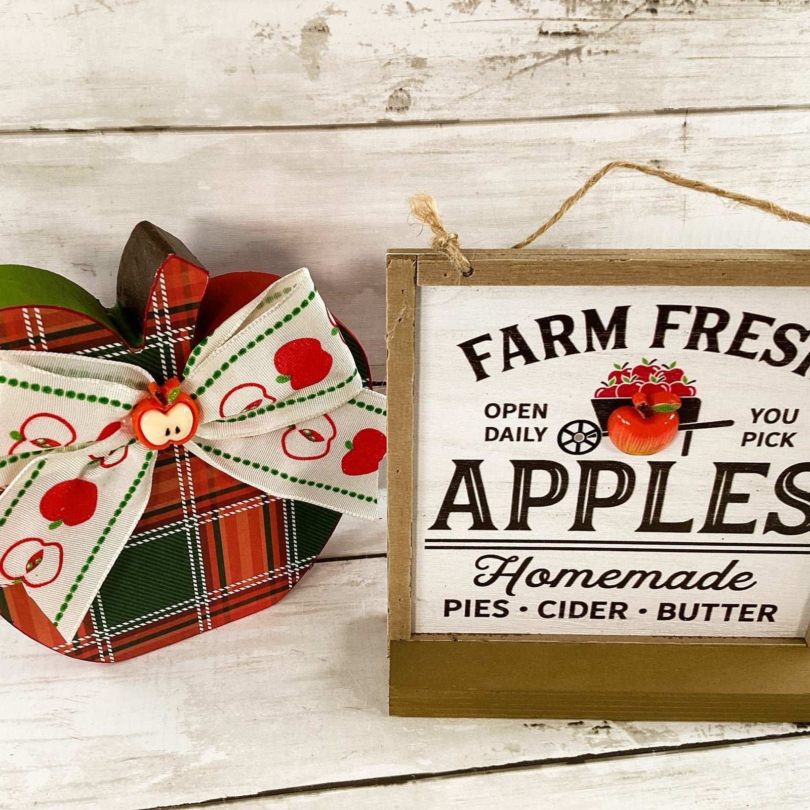 AGD Fall Decor -  Chunky Plaid Wood Apple Farm Market Sign 2pc Set
