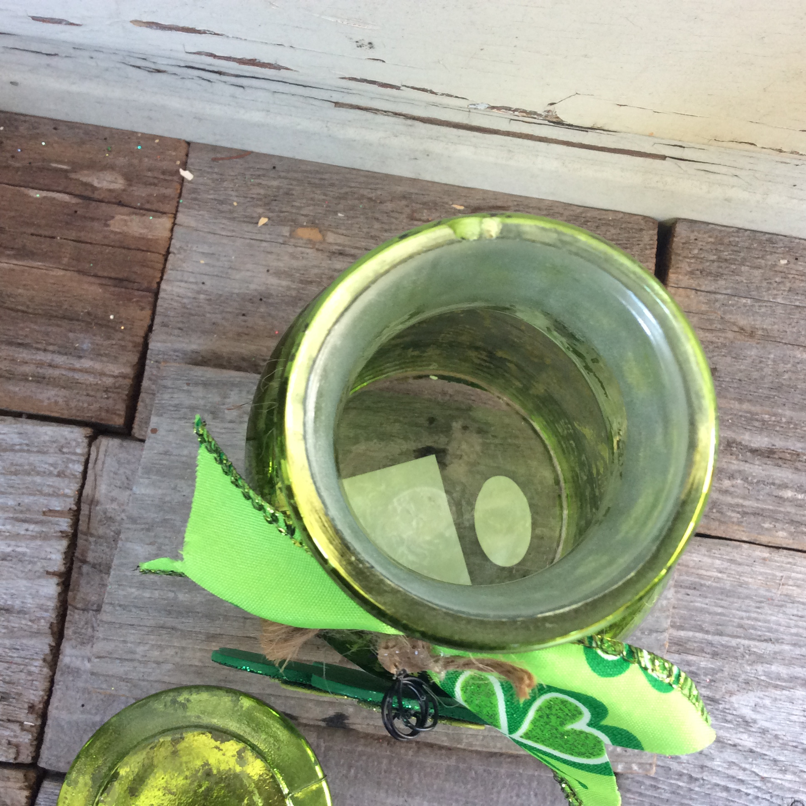 AGD Saint Patrick's Decor  – Shamrock Green Mercury Glass Display