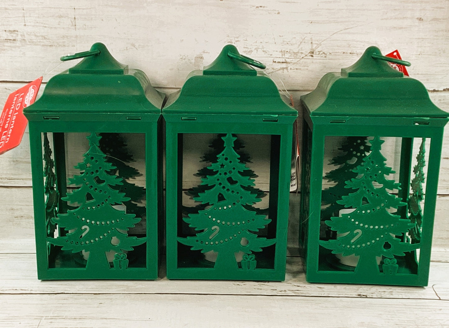 DT Christmas Decor - Green Plastic Tree B/O Lighted Lanterns 3pc Set