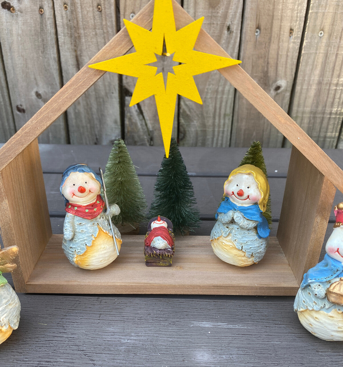 AGD Christmas Decor - Peace on Earth Goodwill Snowmen Nativity Set