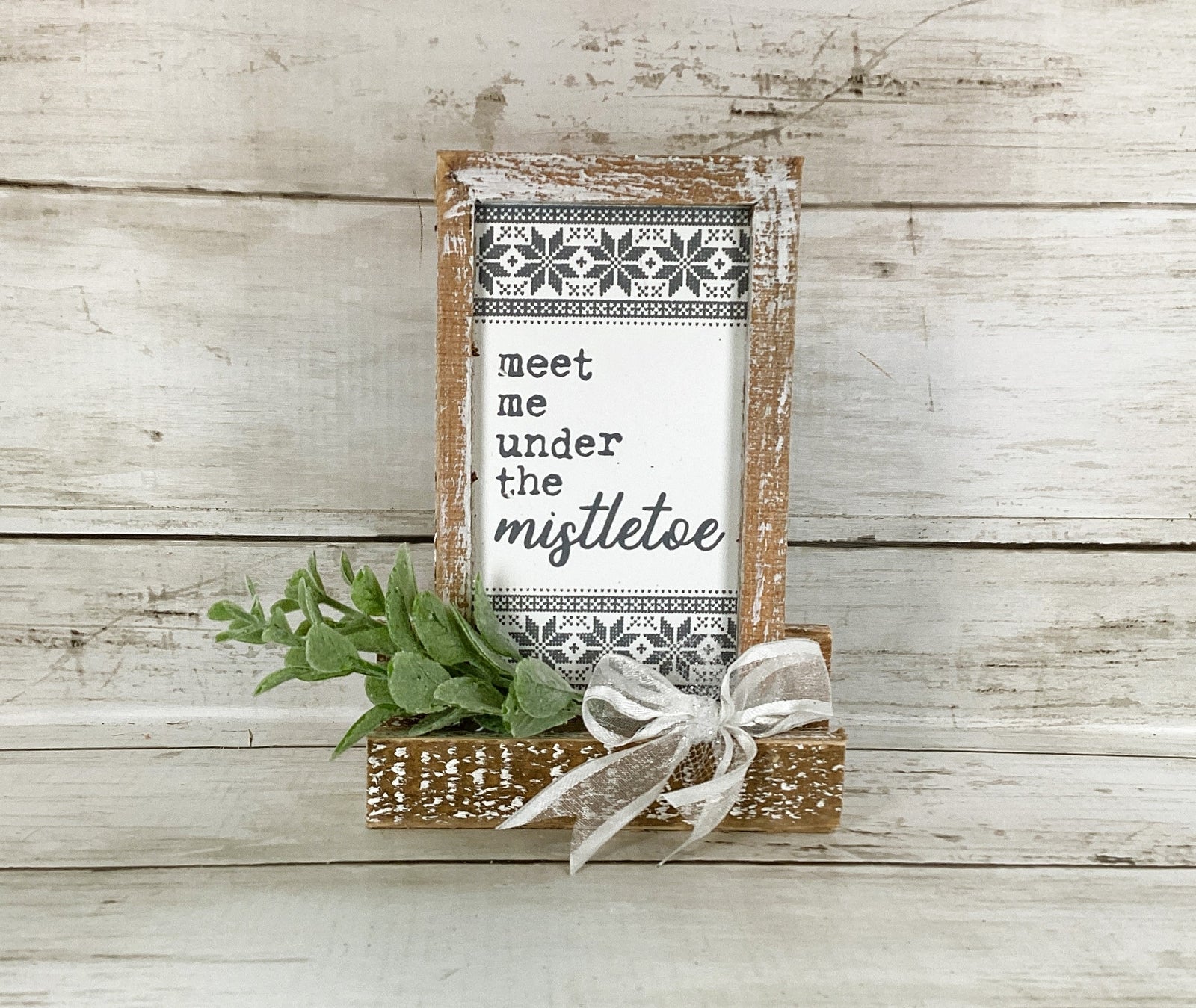 AGD Christmas Decor - Meet Me Under The Mistletoe Small Tier Tray Sign