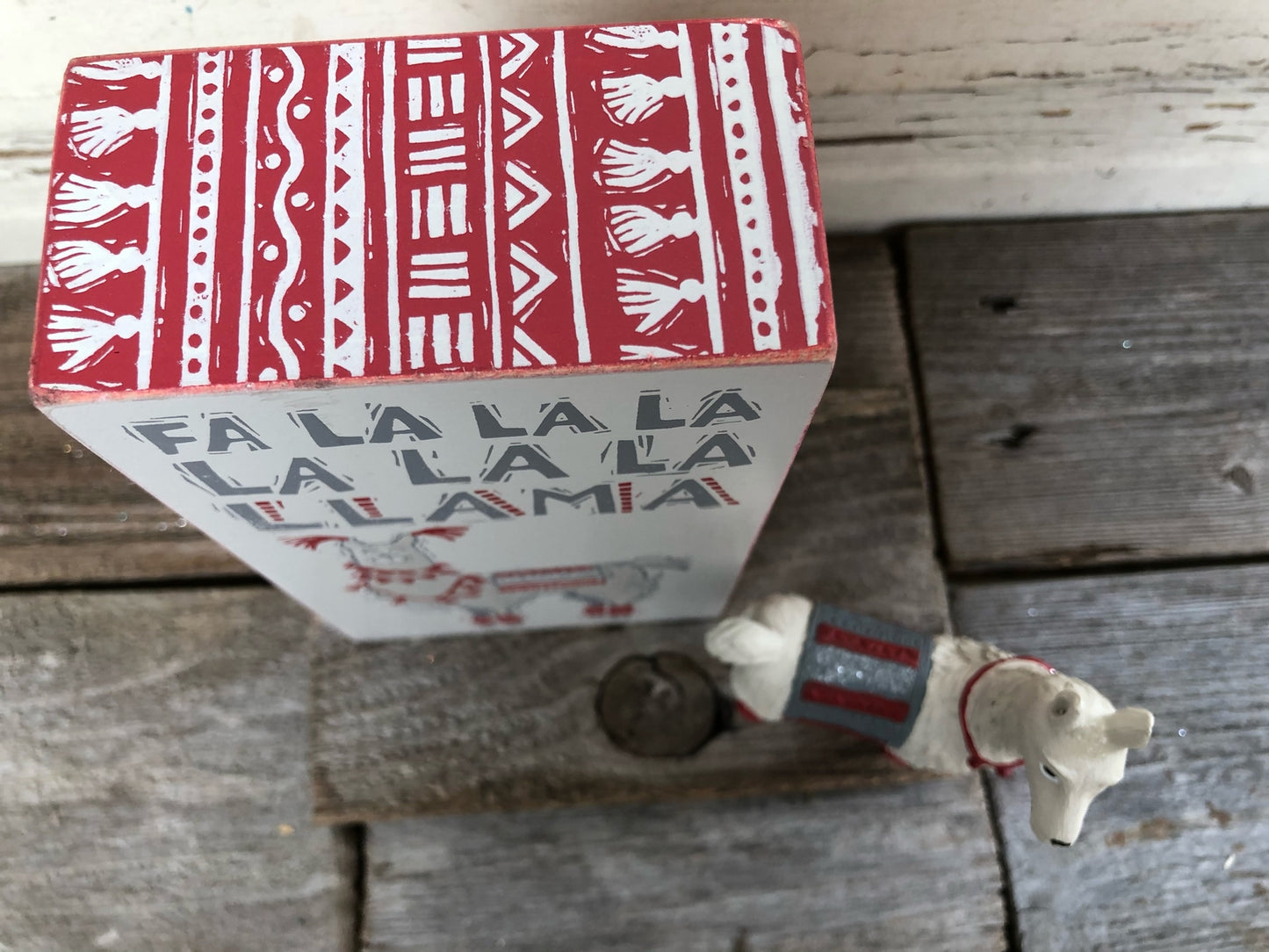 AGD Christmas Decor - Resin Llama & Sign 2pc Bundle