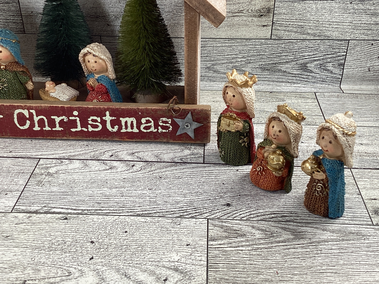 AGD Christmas Decor - Prim Merry Christmas Children Kids Nativity Set