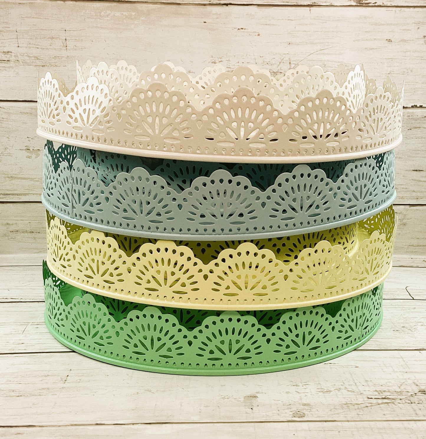 DT Party Supply - Two Layer Metal Cupcake Holder Pastel