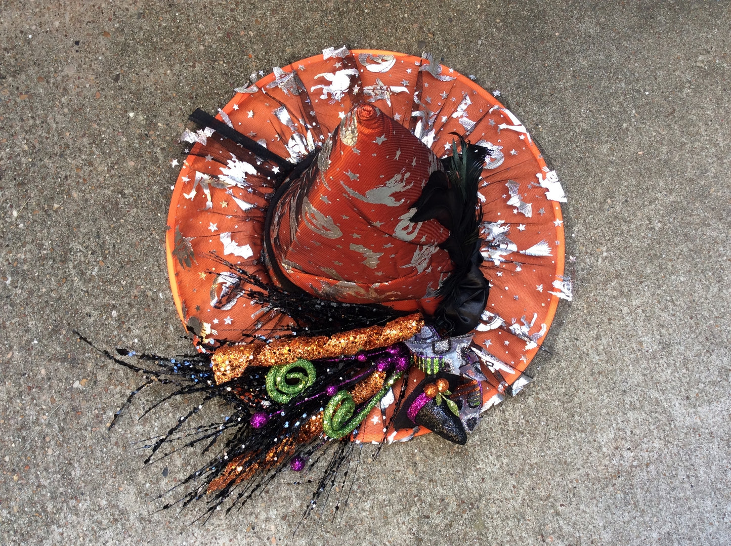 AGD Halloween Decor - Orange Laced Witch Hat Centerpiece w/Lights