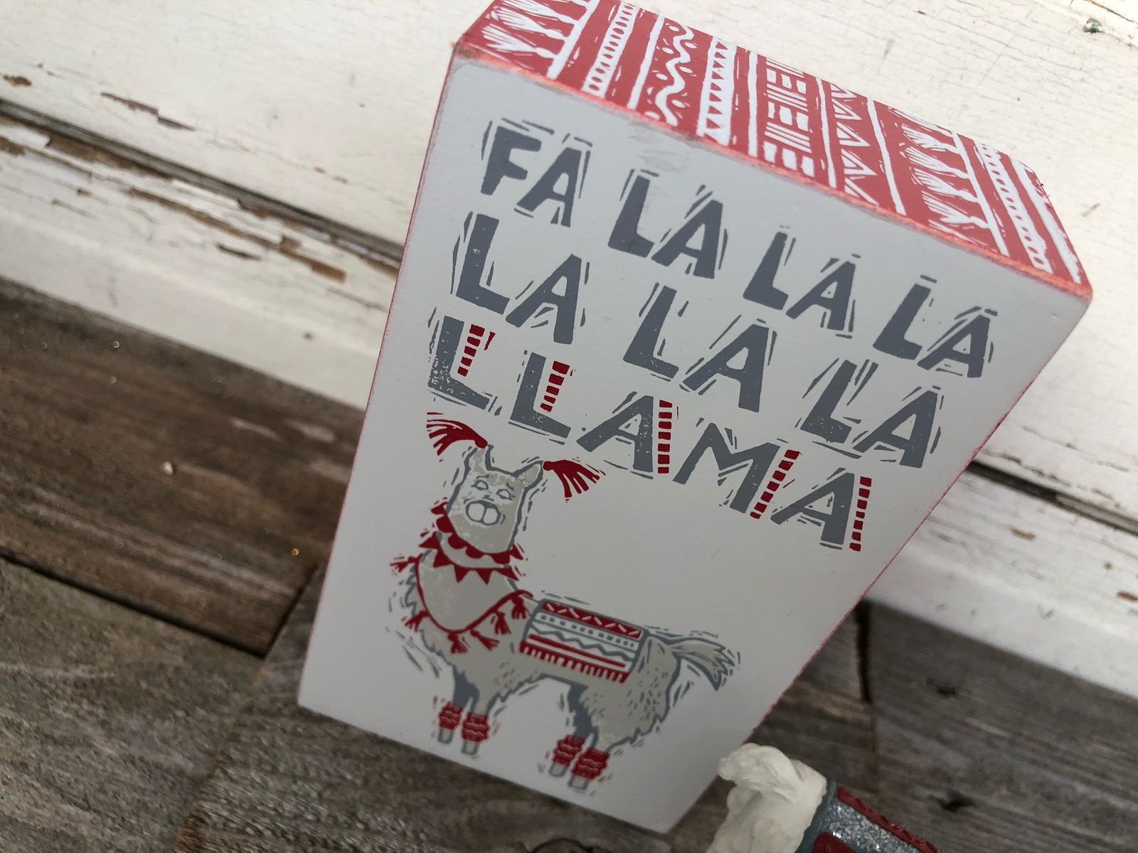 AGD Christmas Decor - Resin Llama & Sign 2pc Bundle