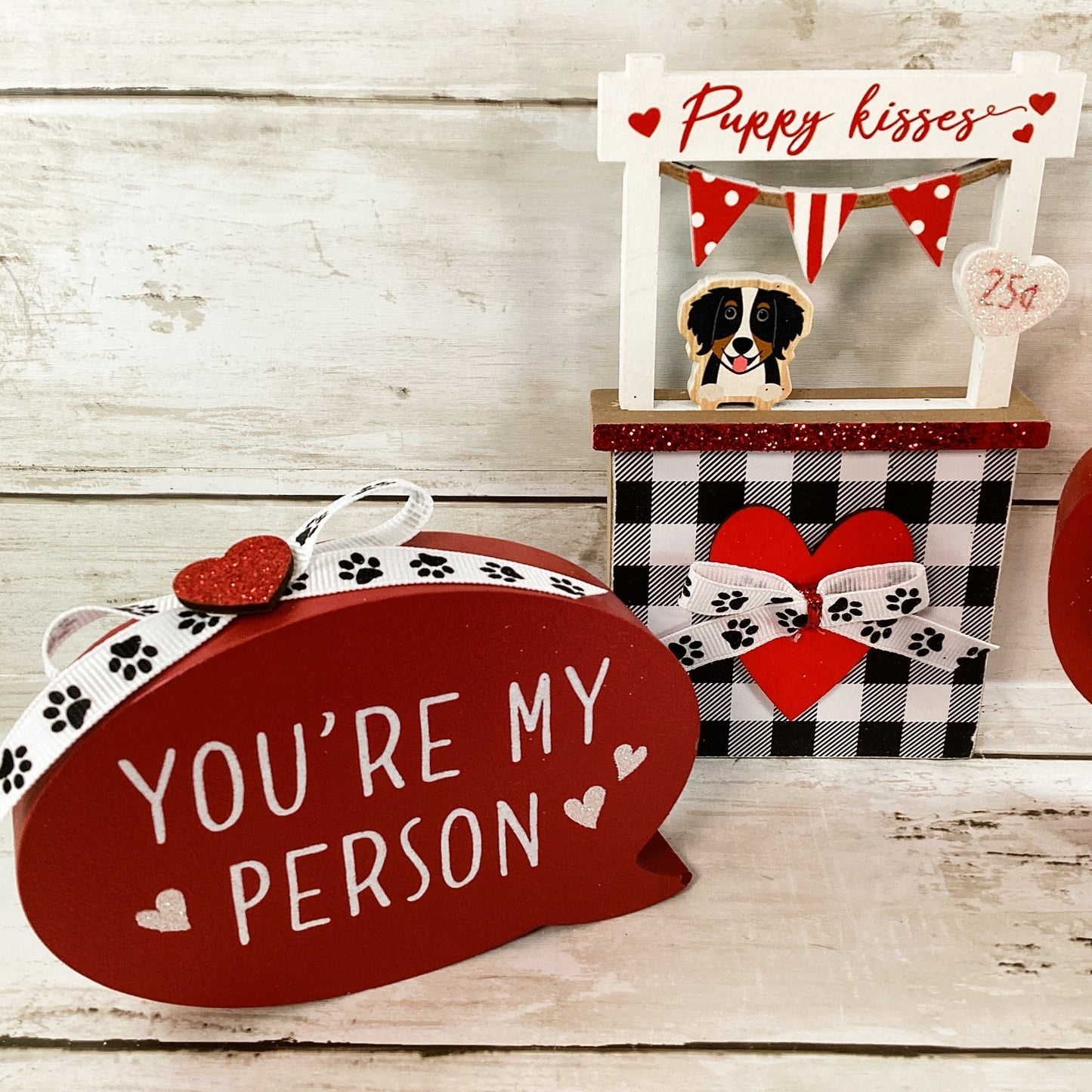 AGD ValentineS Decor Puppy Dog Kisses Booth, Paws My Person Tier Tray 3pc