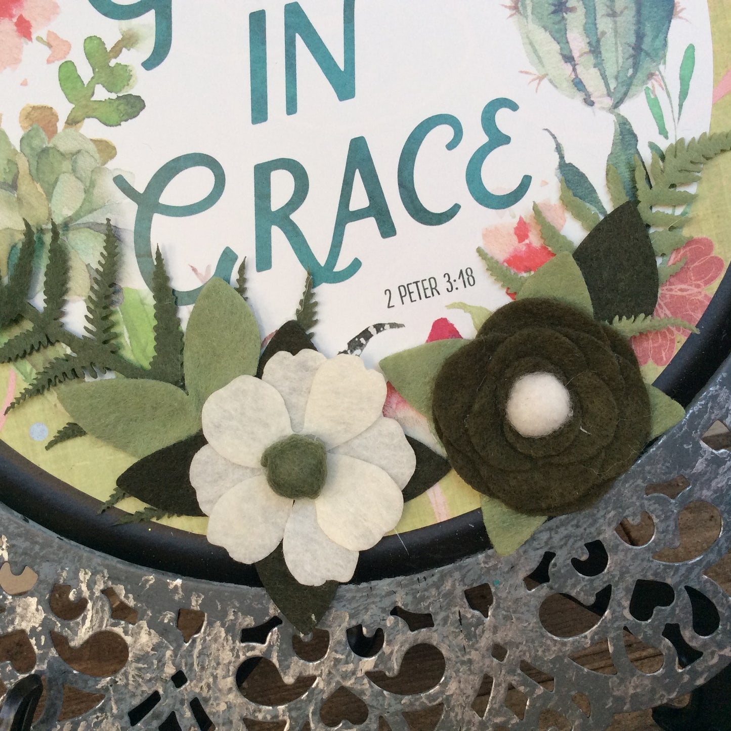 AGD Home Decor - Grow In Grace Greenery Metal Charger Plate