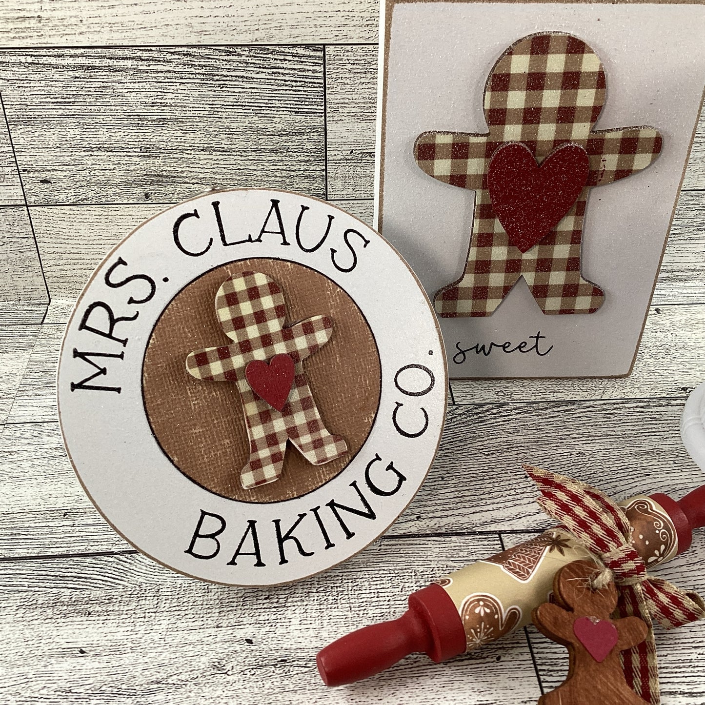 AGD Christmas Decor - Easel Sign Gingerbread Gumball Rolling Pin Tier Tray 4pc