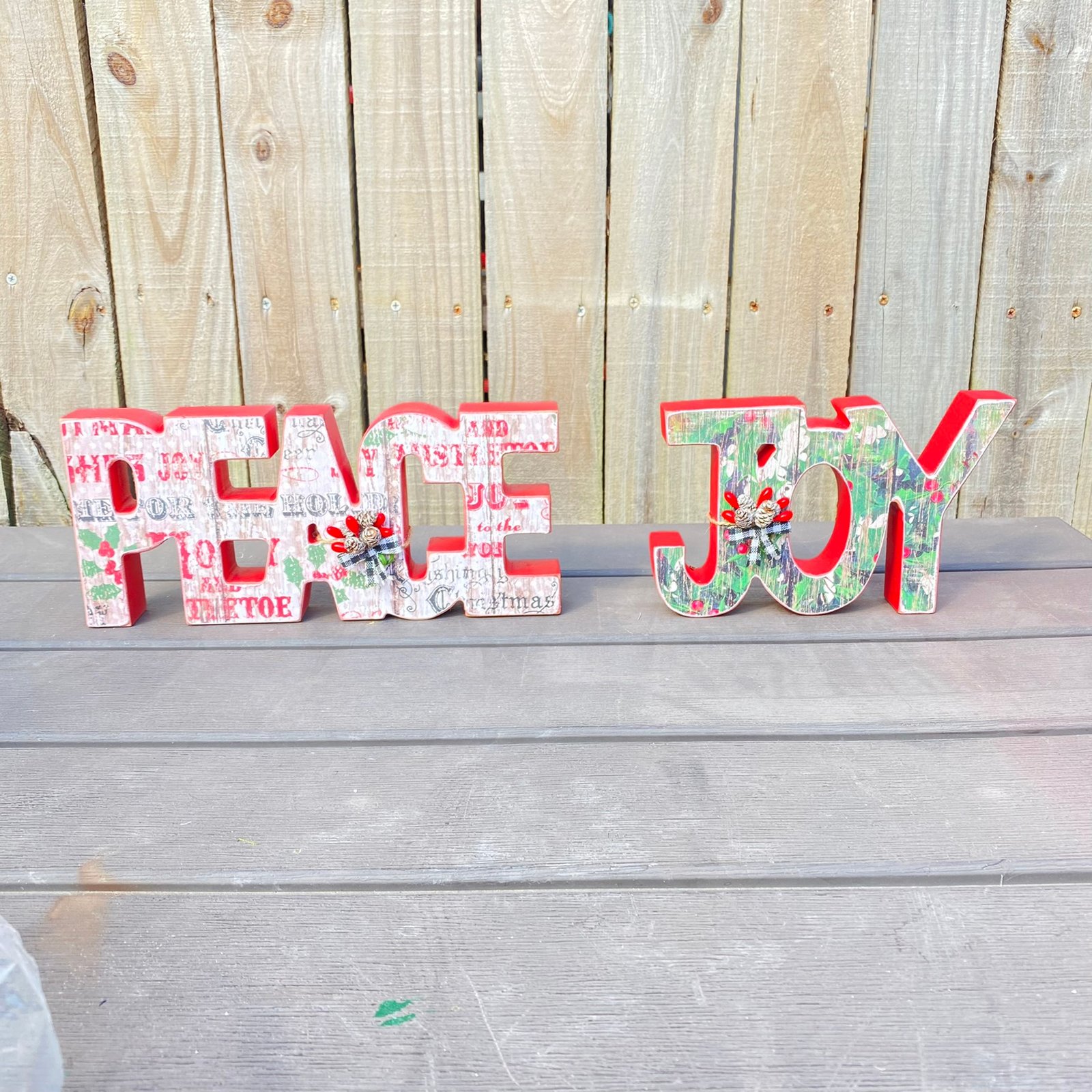 AGD Christmas Decor - Chunky Peace Joy Word Tabletop Signs 2pc Set