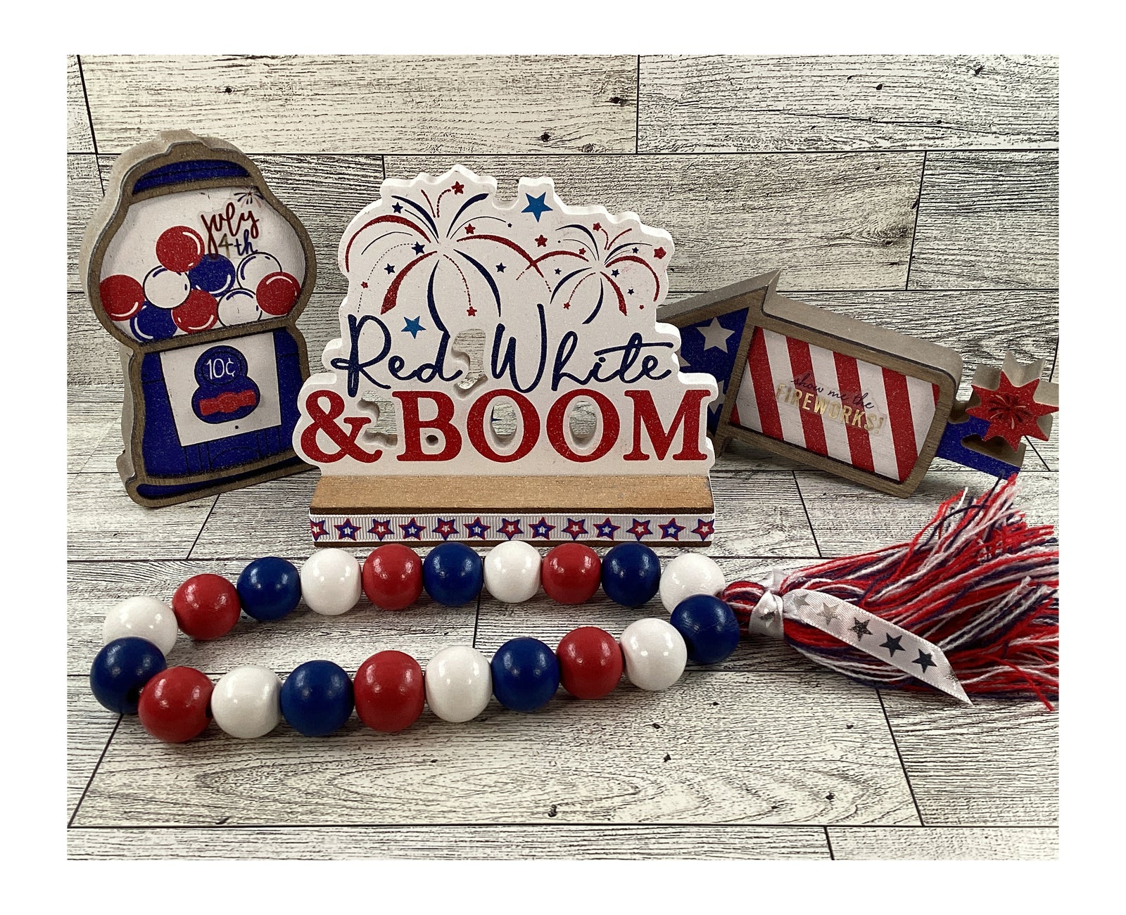 AGD Patriotic Decor - Gumball Firecracker Boom Sign Garland Tier Tray 4pc