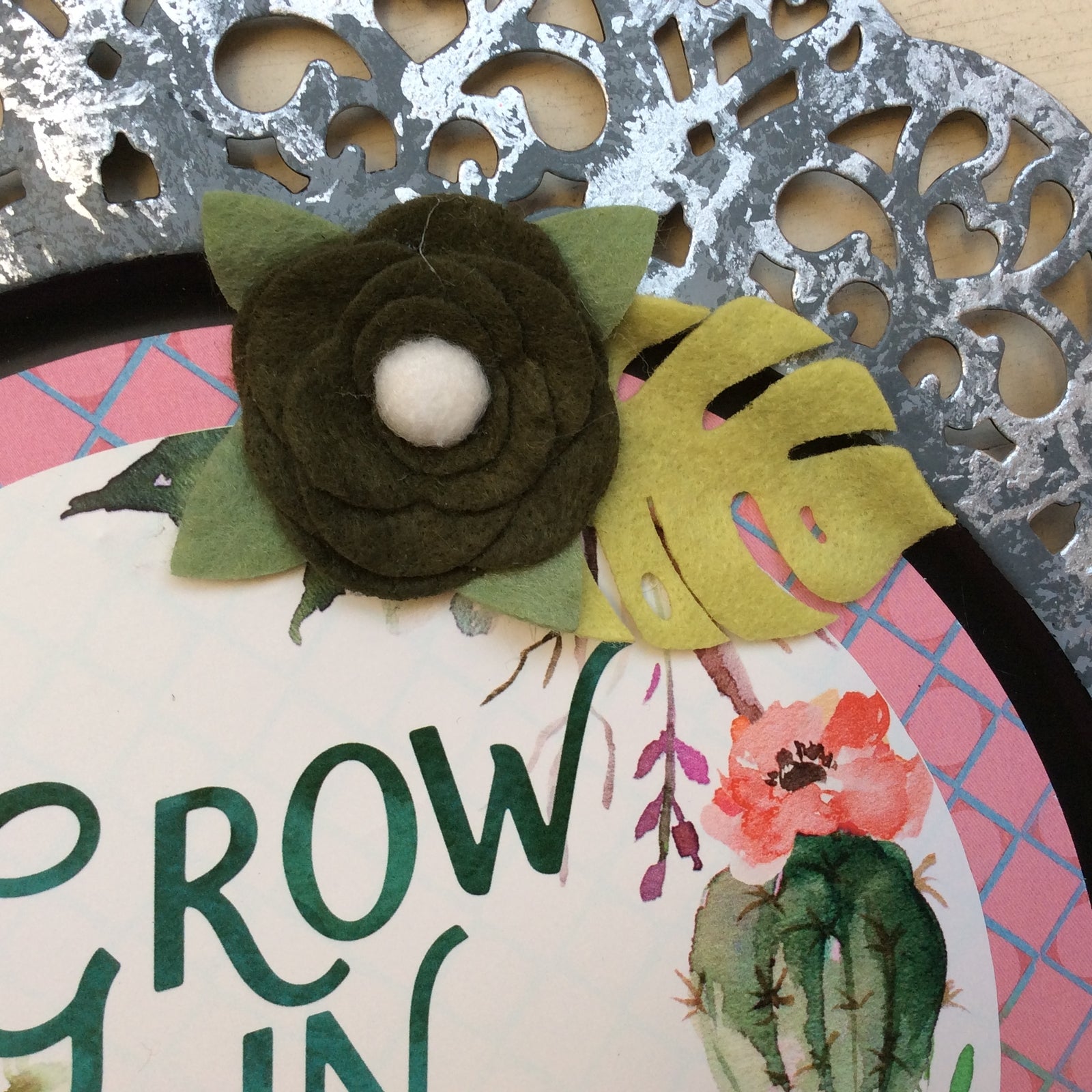 AGD Home Decor - Grow In Grace Greenery Metal Charger Plate