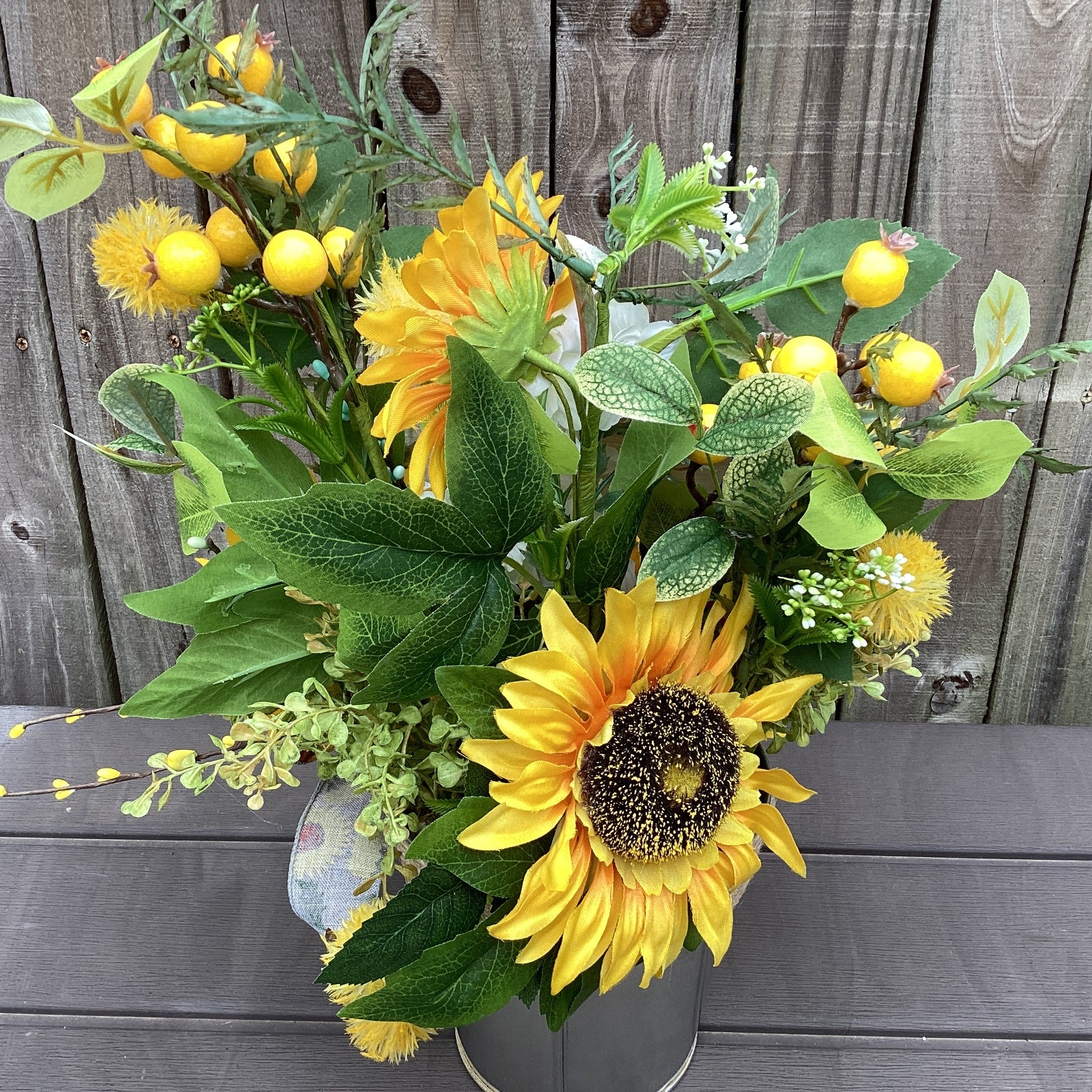 AGD  Spring Decor -Summer Sunflower BE Still Floral Galvanized Metal Display