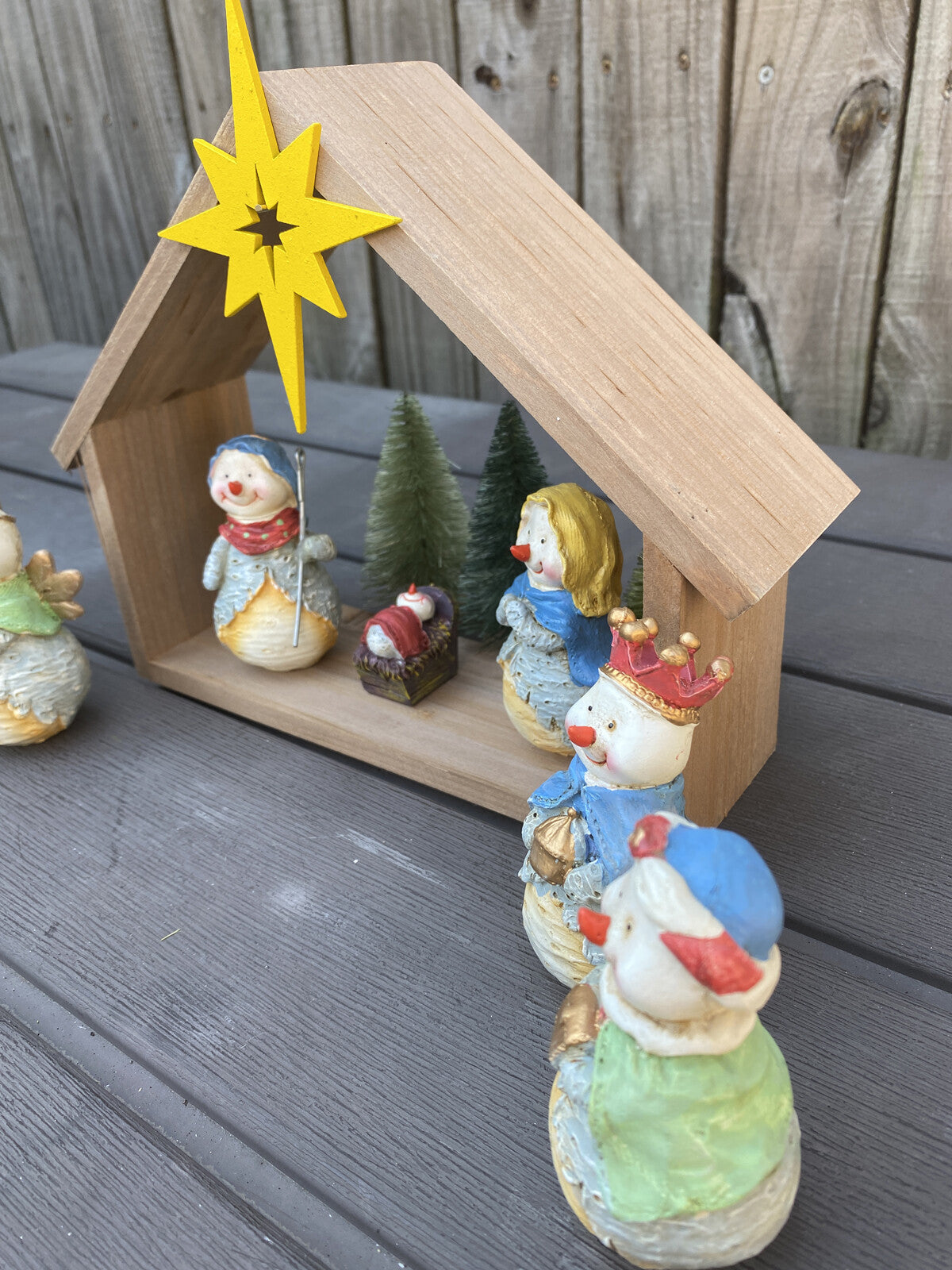 AGD Christmas Decor - Peace on Earth Goodwill Snowmen Nativity Set