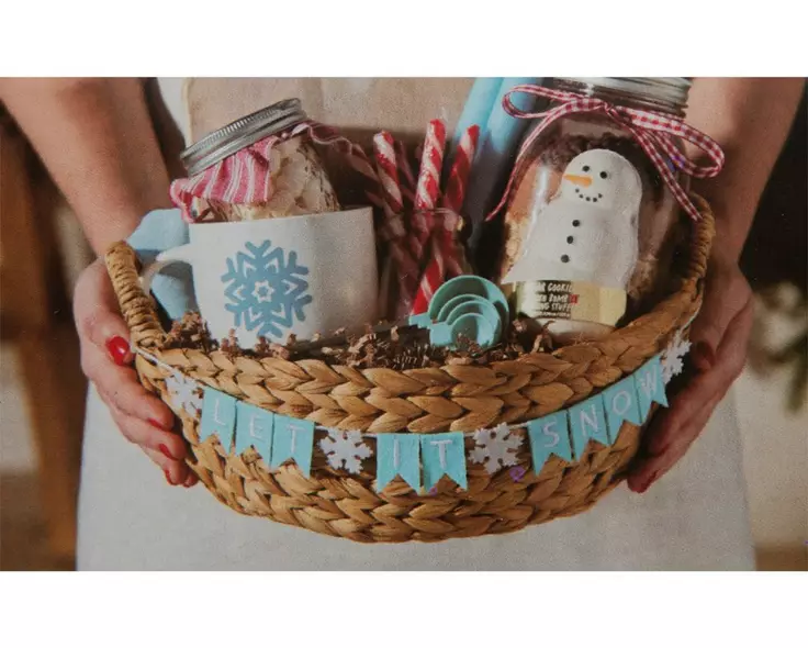 HL Christmas Decor - Felt Winter Let It Snow Mini Small Banner Garland