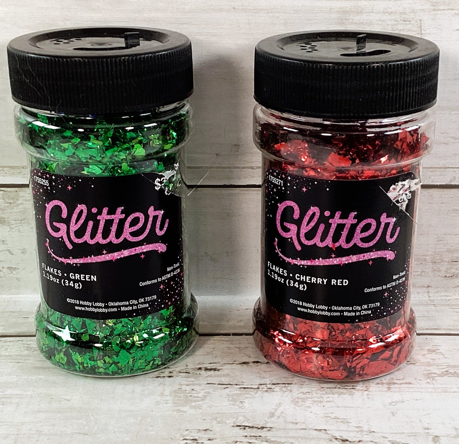 HL Christmas Craft - Red Green Metallic Glitter Flakes 2pc Set