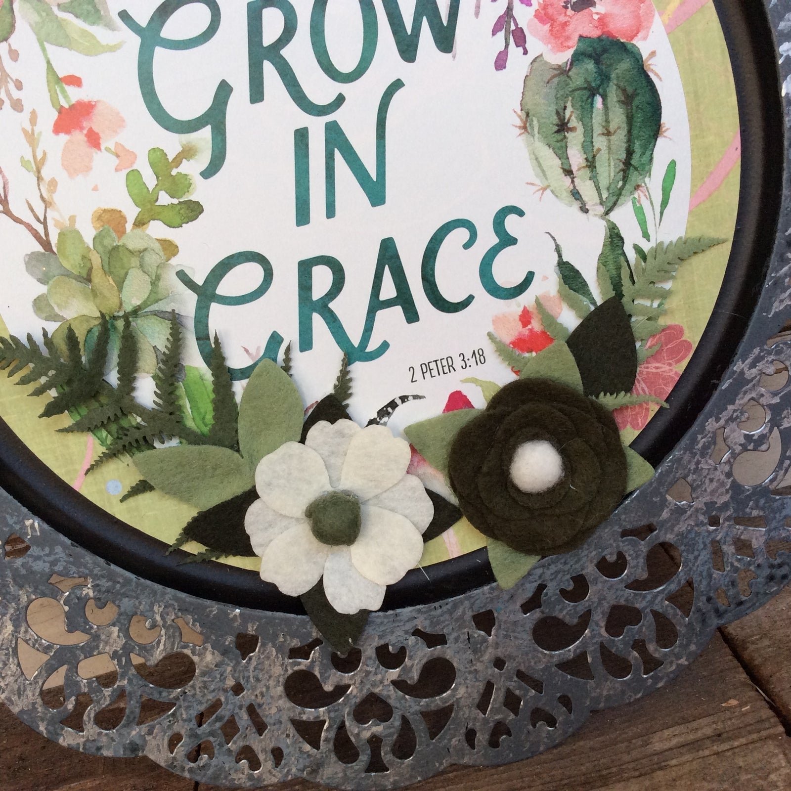 AGD Home Decor - Grow In Grace Greenery Metal Charger Plate
