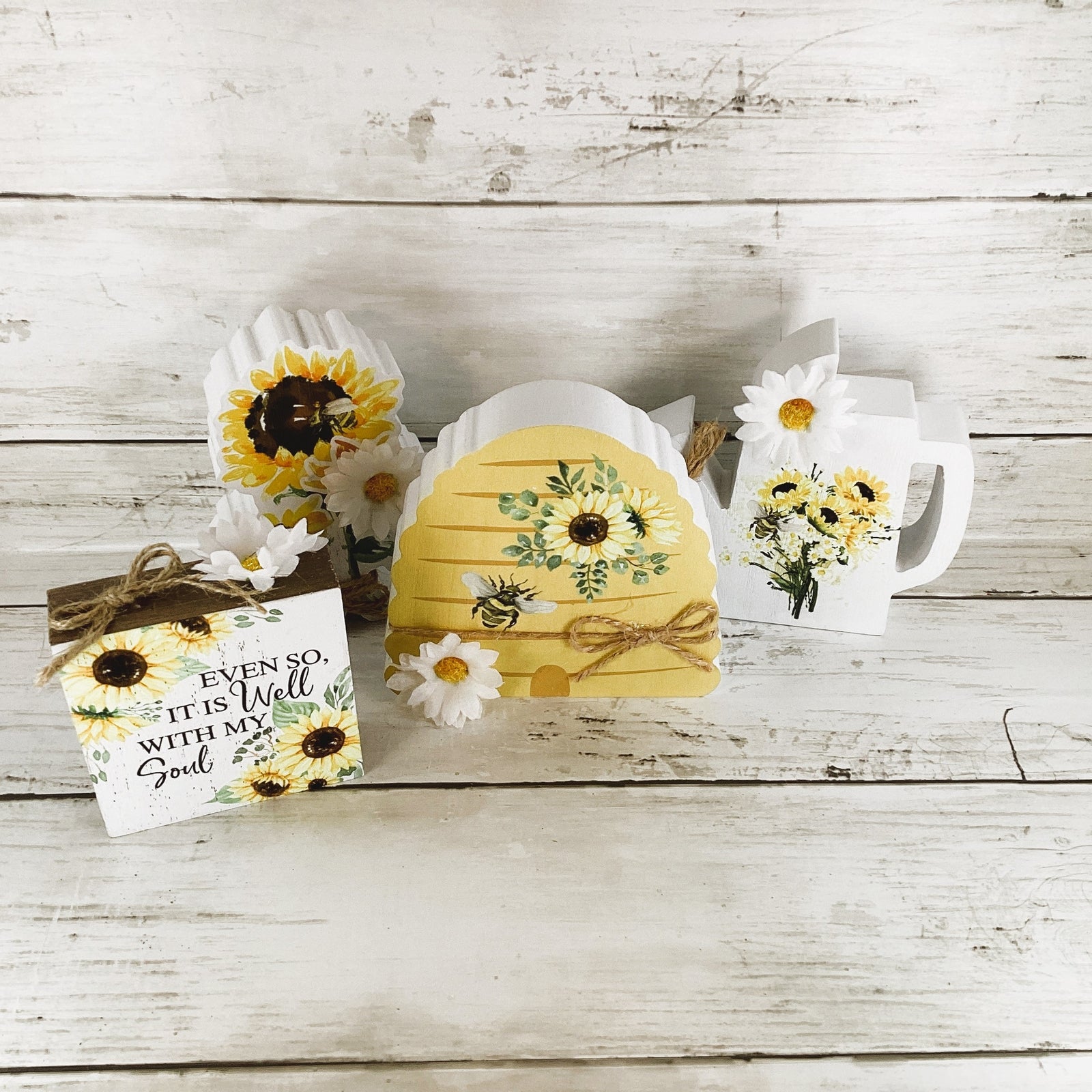 AGD Spring Decor - Summer Sunflower Bee Hive Theme Decor 4pc Set