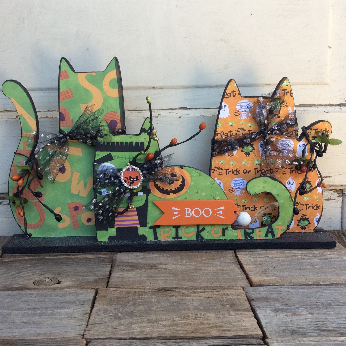 AGD Halloween Decor - Modern Prim Wood Trio Cat Tabletop Decor