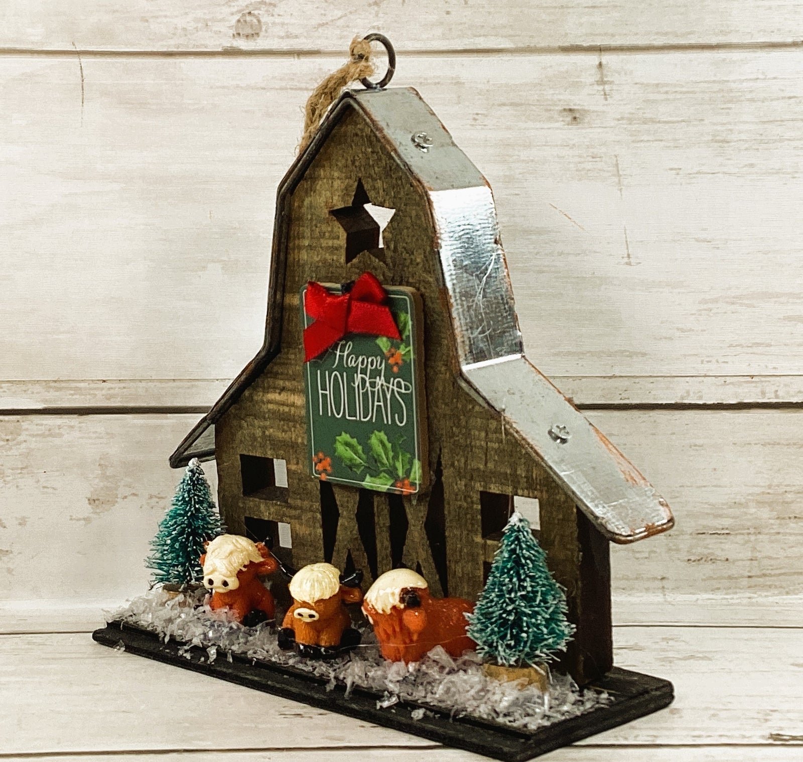 AGD Christmas Decor - Highland Scottish Cow Farmhouse Wood Barn