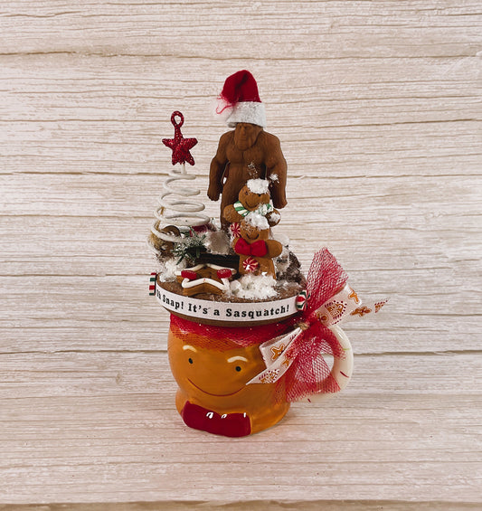 AGSD Christmas Decor - Gingerbread Big Foot Sasquatch Mini Mug Display