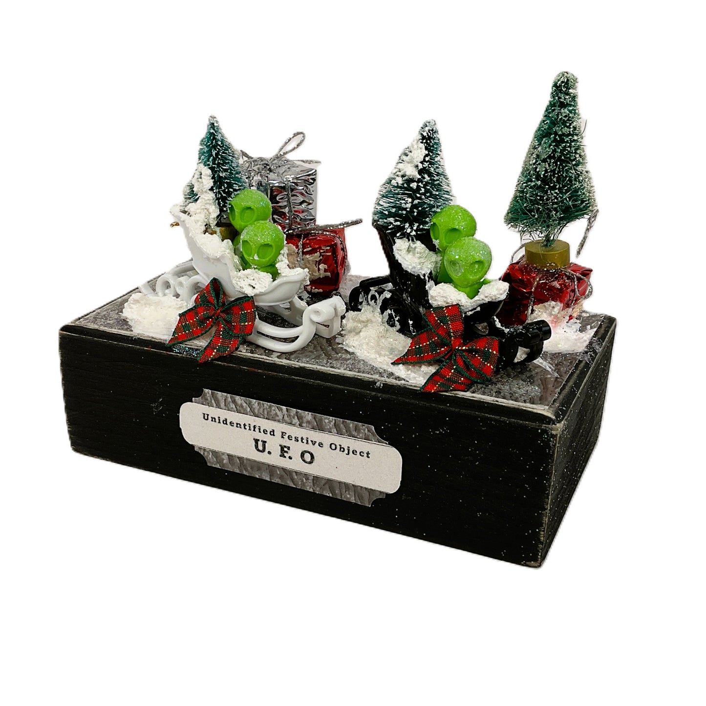 AGSD Christmas Decor - Green Alien UFO Festive Sled Display