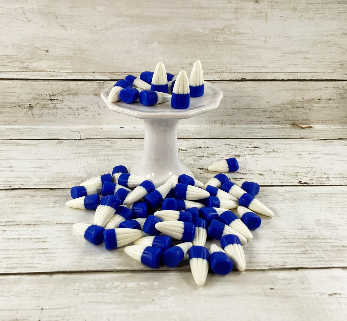 AGSD Craft Supply -  Artificial FAKE Resin Dark Blue White Candy Corn