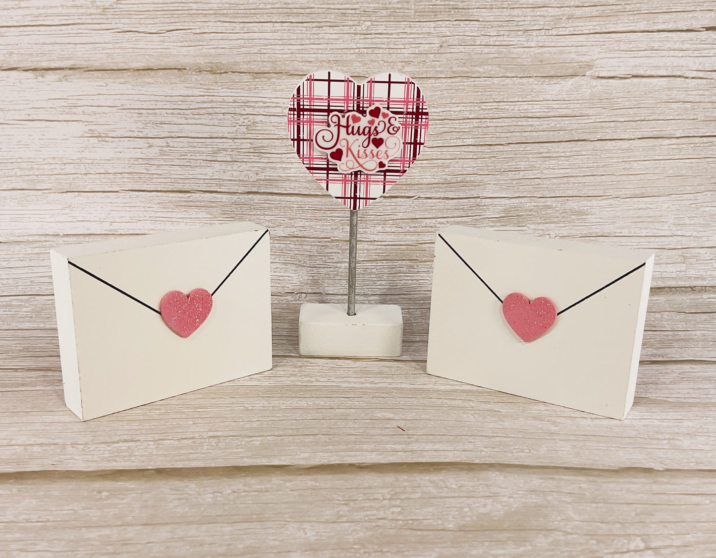 AGSD Valentines Decor - Mini Block Signs & Heart Stand Tier Tray 2pc