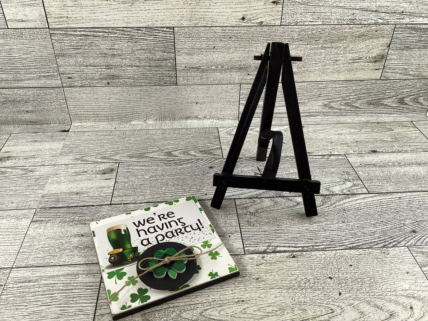 AGD St Patricks Day Decor - Having A Party Shamrock Mini Easel Sign