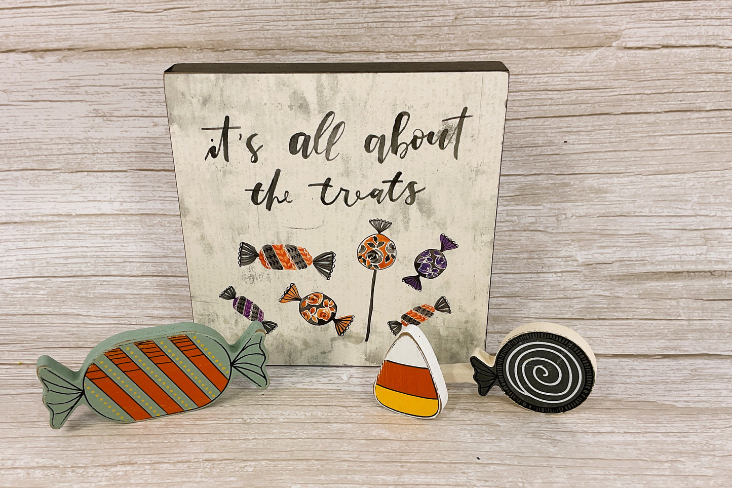 Adams PBK Decor Halloween - Chunky Candy Corn Wood Sitters Treats Sign 4pc Set