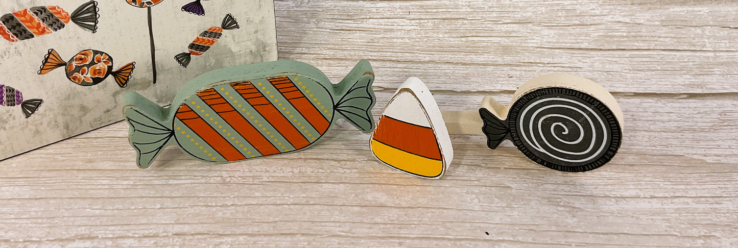 Adams PBK Decor Halloween - Chunky Candy Corn Wood Sitters Treats Sign 4pc Set
