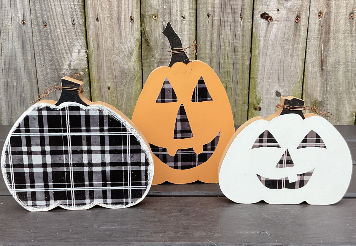 CWI Halloween Decor - Prim Pumpkin Candy Stick Signs & Chunky Pumpkin 6pc Set