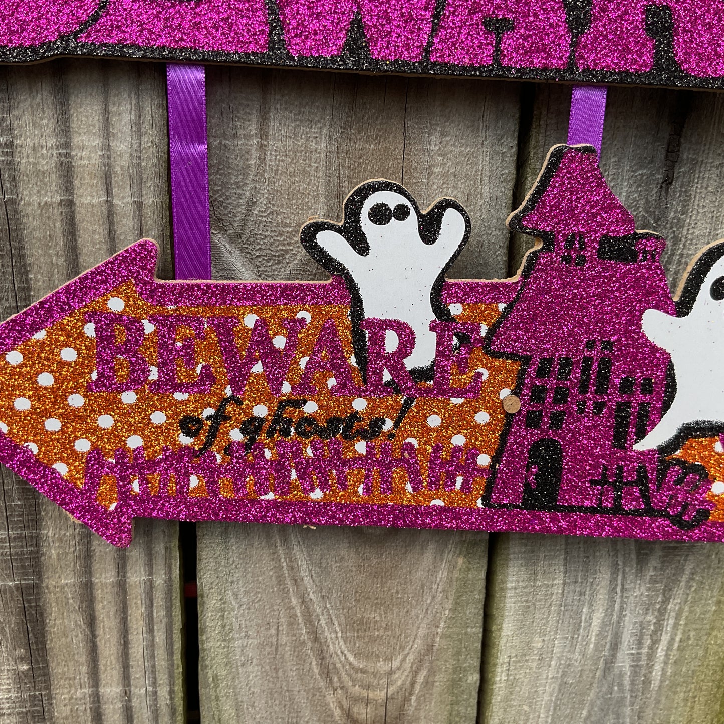 DT Halloween Decor - Beware Black Cat Glitter Chipboard Sign