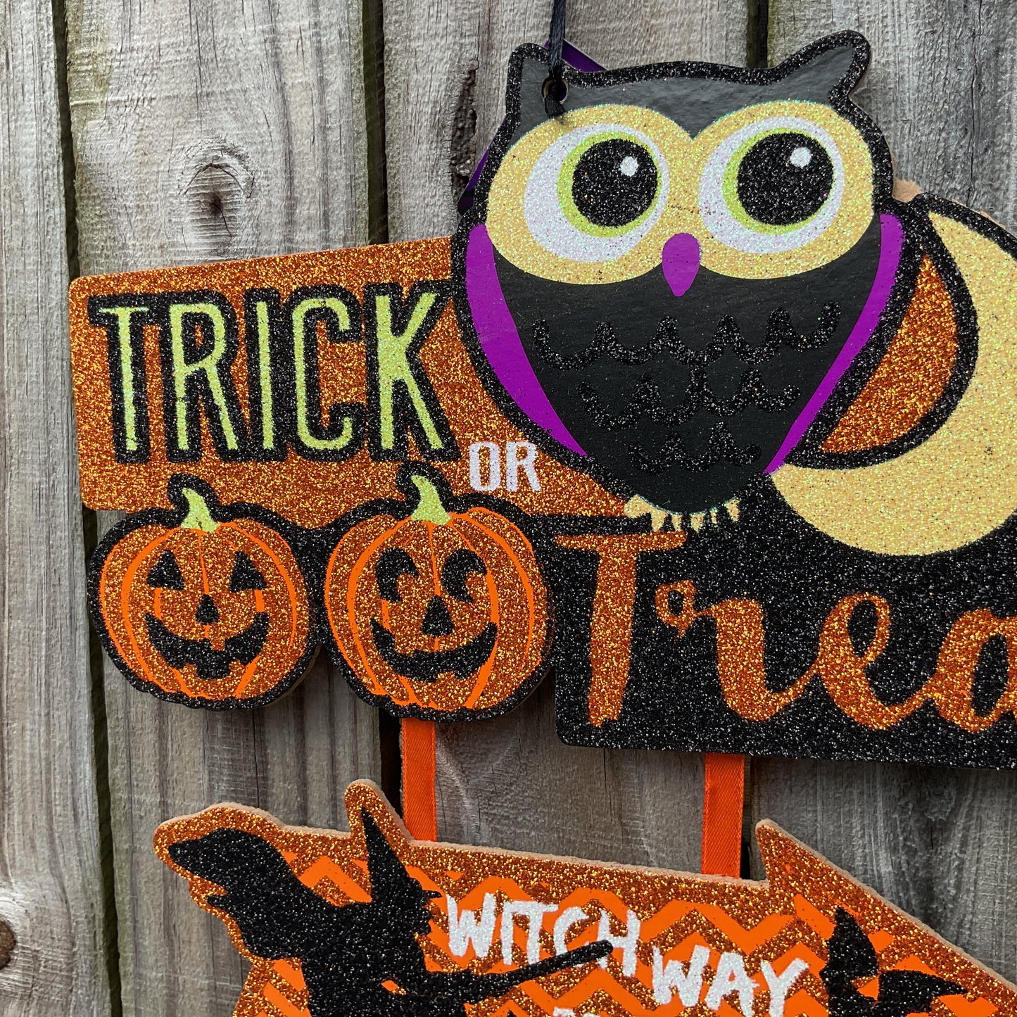 DT Halloween Decor - Beware Black Owl Glitter Chipboard Sign