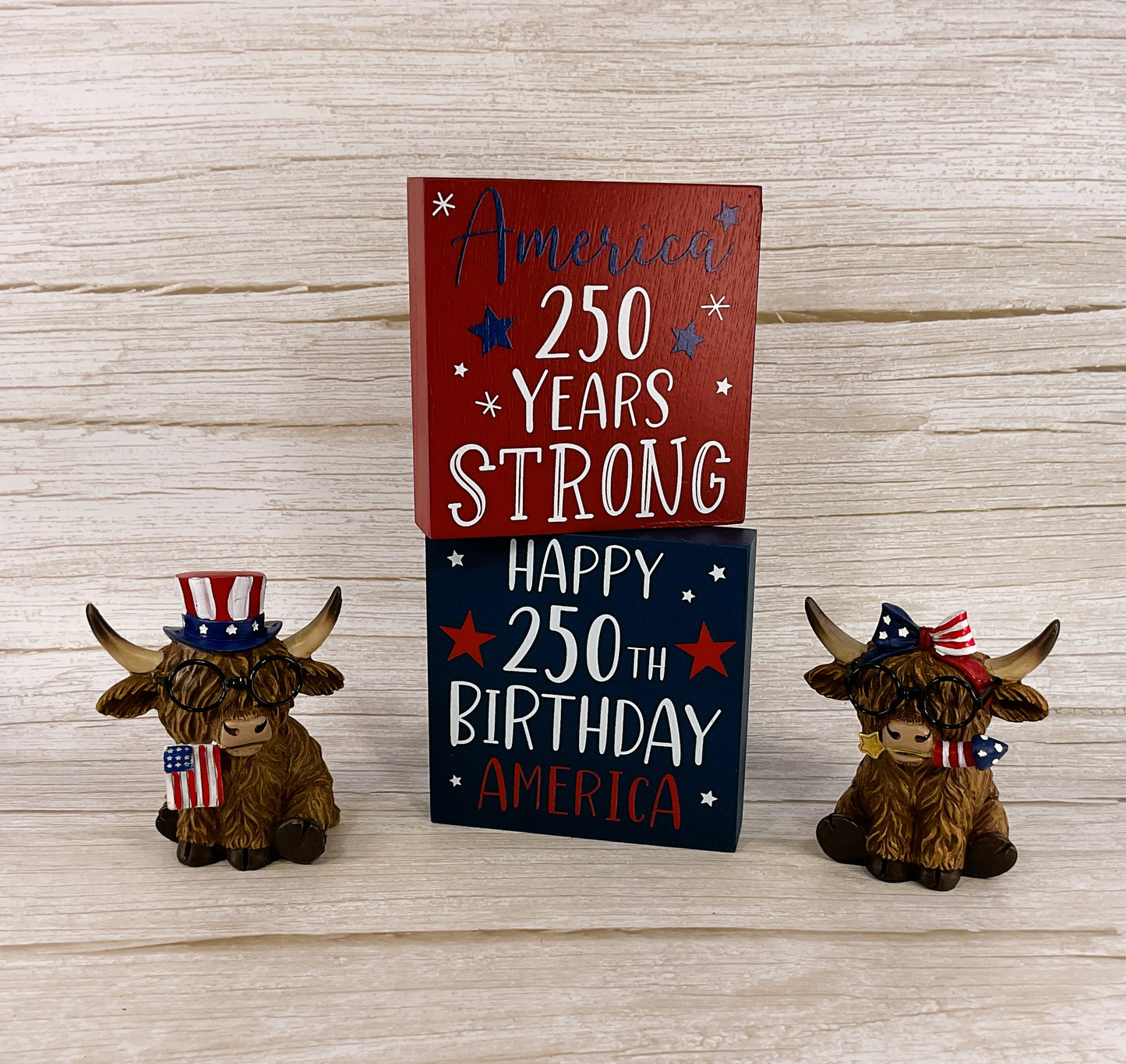 HL Patriotic Decor - 250th July 4th Resin Highland Cow Couple Figurines & Sign