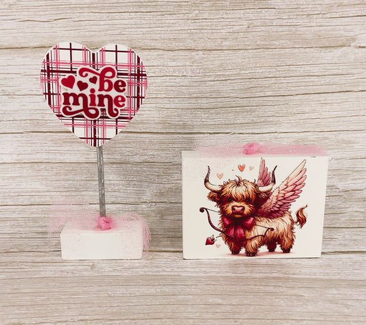 AGD Valentines Decor - Cupid Helper Highland Cow Tier Tray 2pc
