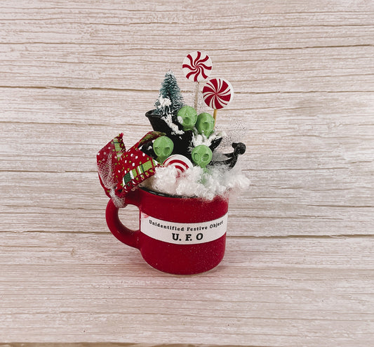 AGSD Christmas Decor - Micro Green UFO Aliens in Sled Sleigh Mini Mug Display