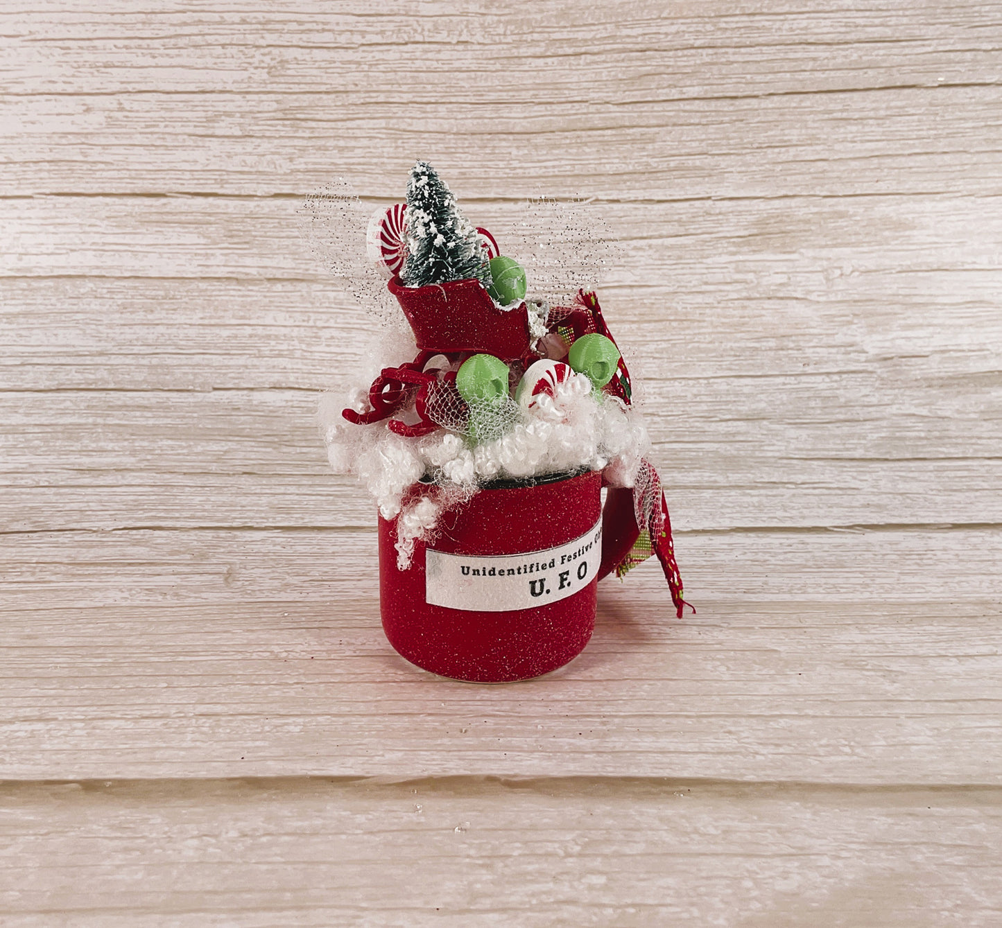 AGSD Christmas Decor - Micro Green UFO Aliens in Sled Sleigh Mini Mug Display