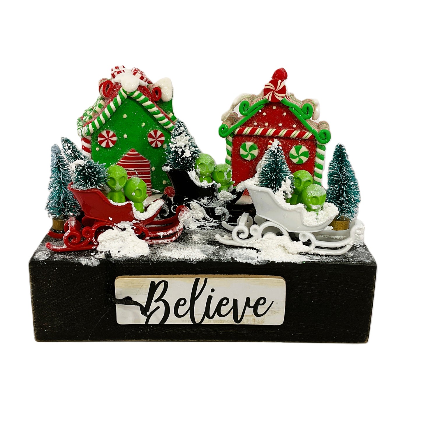 AGSD Christmas Decor - Gingerbread House Alien UFO Festive Sled Display