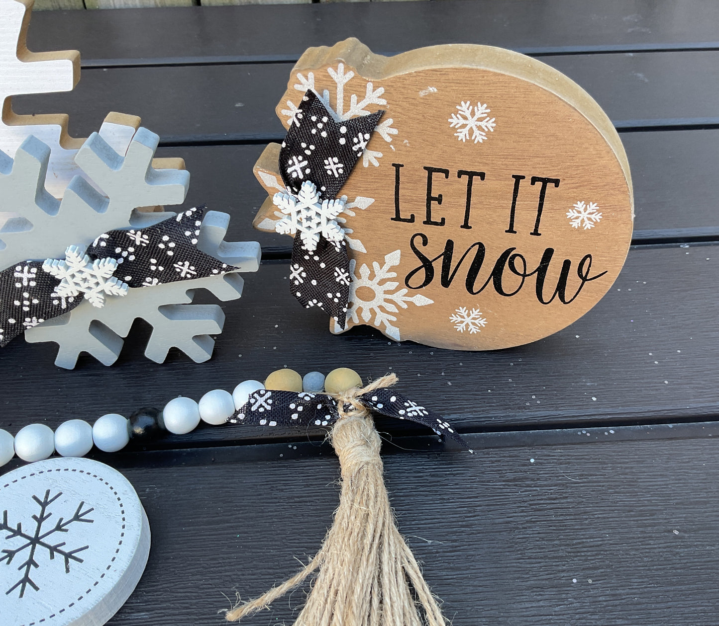 AGSD Winter Decor - Neutral Farmhouse Snowflakes Sign & Garland 3pc Set