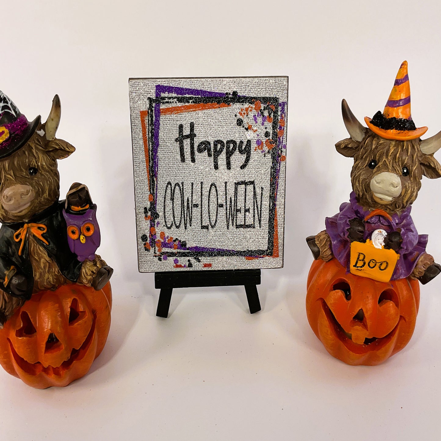 AGSD Halloween Decor - LED Resin Highland Cow Figurines & Sign 3pc Set